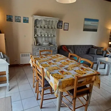 At La Maison Sans Souci